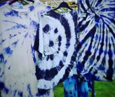 Tie Dyeing T-Shirts 