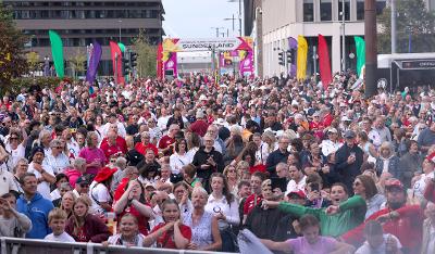 Image of fans packing out Keel Square for the Women's Rugby World Cup